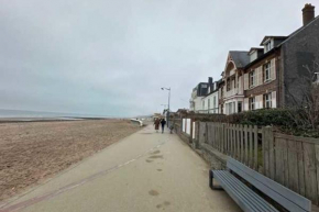 Charming T3 with parking on the seafront